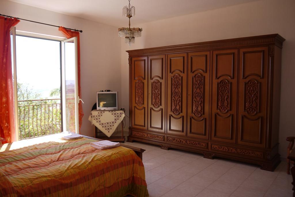 Casa Vacanze Laura Villa Caltanissetta Exterior photo